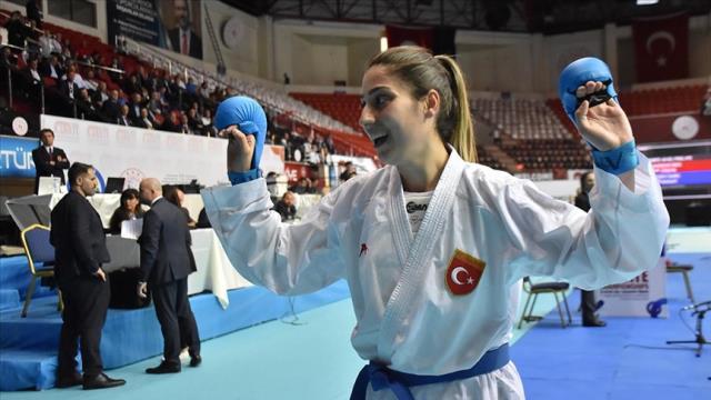 Avrupa Karate Şampiyonası'nda Erman Eltemur ve kardeşi Eda Eltemur altın madalya kazandı