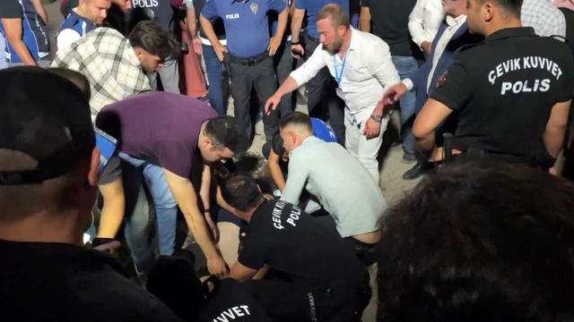 Cengiz Kurtoğlu konserinde silahlı kavga: 1'i bebek 2 kişi yaralandı