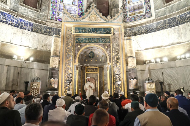Ayasofya'da namaz kıldıran Erbaş, gençlerden istekte bulundu: Namaz kılmayanları namaza davet ederek fetih gerçekleştireceksiniz
