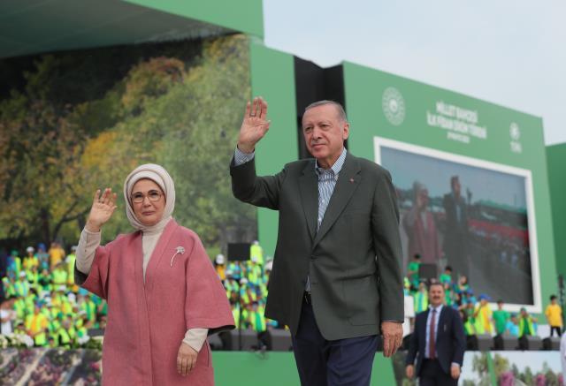 Son Dakika: Cumhurbaşkanı Erdoğan: Önümüzdeki yıl bu zamanlar bu Millet Bahçesi'ni hizmete açacağız