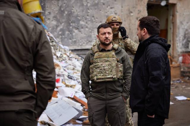 Zelenski, 24 Şubat'tan bu yana ilk kez Kiev bölgesi dışında görüntü verdi