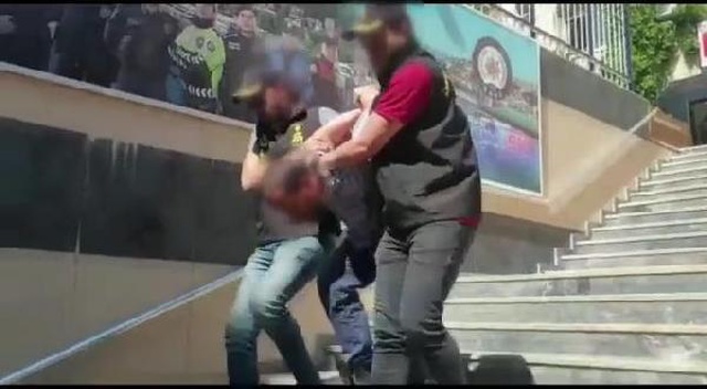ESENYURT'TAKİ TACİZ ŞÜPHELİSİ TUTUKLANDI ESENYURT'TAKİ TACİZ ŞÜPHELİSİ TUTUKLANDI