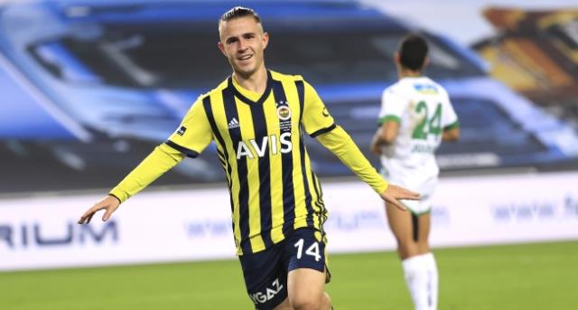 Pelkas, Fenerbahçe defterini kapattı! Yıldız futbolcunun yeni rotası İtalya Pelkas, Fenerbahçe defterini kapattı! Yıldız futbolcunun yeni rotası İtalya