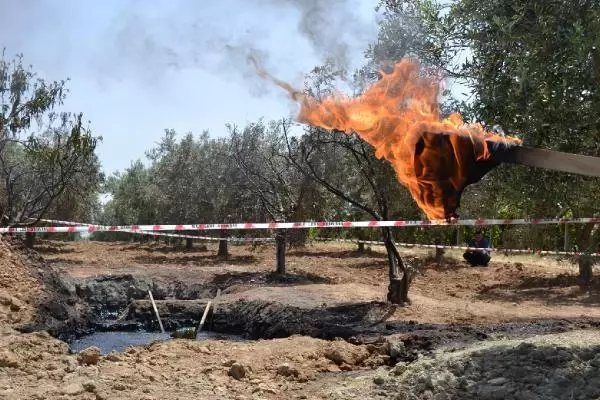 Manisa'daki zeytin bahçesindeki su kuyusundan çıkan yanıcı maddede petrol tespit edildi