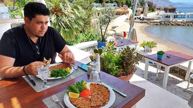Bodrum'da lahmacun fiyatı 20 kilometre içerisinde 15 liradan 450 liraya çıkıyor Bodrum'da lahmacun fiyatı 20 kilometre içerisinde 15 liradan 450 liraya çıkıyor