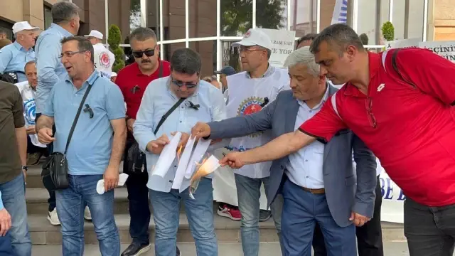 Maaş zammını beğenmeyen Eskişehir Tramvay Hattı çalışanlarından ilginç protesto: Sakalımızı kesmeyeceğiz