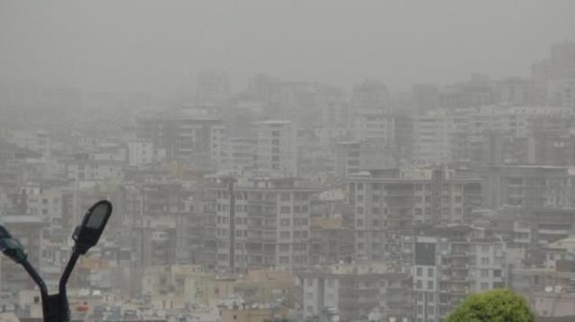 Gökyüzü kızıla büründü! Güney Doğu'daki vatandaşlara 'Dışarı çıkmayın' uyarısı Gökyüzü kızıla büründü! Güney Doğu'daki vatandaşlara 'Dışarı çıkmayın' uyarısı