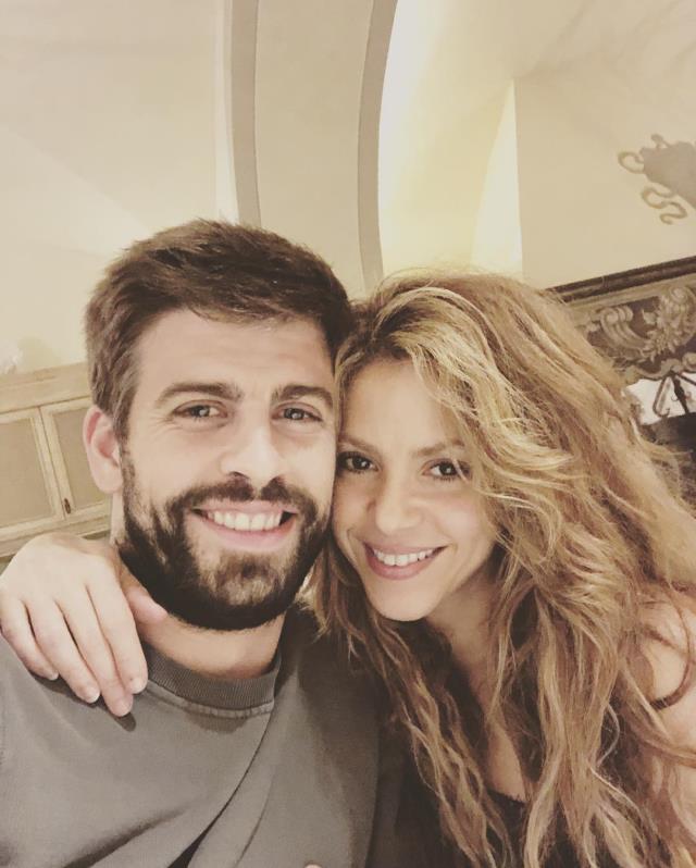 Herkesin imrendiği çifte nazar değdi! Shakira, kocası Pique'yi evde başka bir kadınla yakaladı Herkesin imrendiği çifte nazar değdi! Shakira, kocası Pique'yi evde başka bir kadınla yakaladı