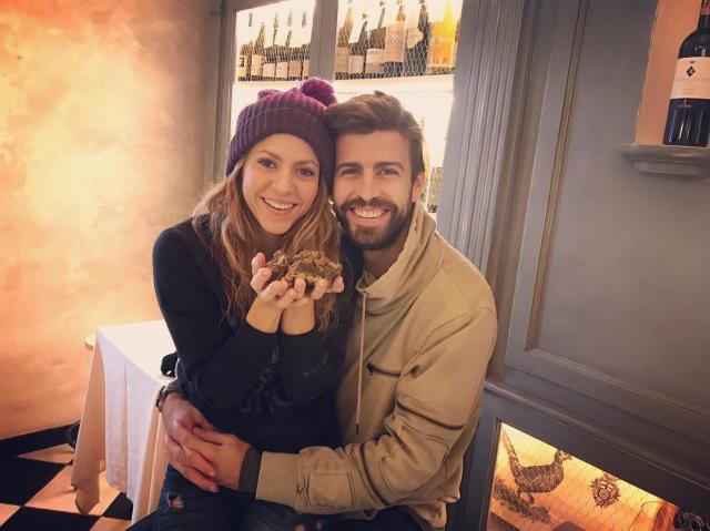 Herkesin imrendiği çifte nazar değdi! Shakira, kocası Pique'yi evde başka bir kadınla yakaladı Herkesin imrendiği çifte nazar değdi! Shakira, kocası Pique'yi evde başka bir kadınla yakaladı