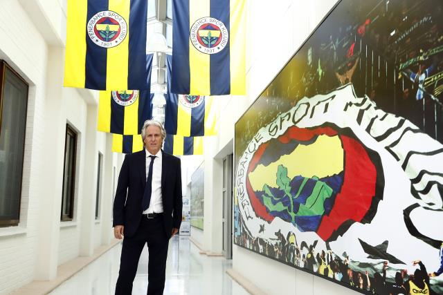 Son Dakika: Jorge Jesus resmen Fenerbahçe'de! İşte sözleşme süresi ve maliyeti Son Dakika: Jorge Jesus resmen Fenerbahçe'de! İşte sözleşme süresi ve maliyeti