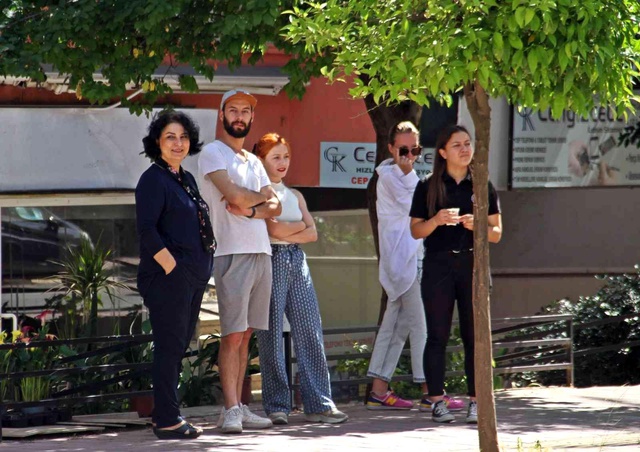Boşaltılan bankada hırsızlık teşebbüsüne suçüstü : Şüpheli genç kadın gözyaşlarını tutamadı Boşaltılan bankada hırsızlık teşebbüsüne suçüstü : Şüpheli genç kadın gözyaşlarını tutamadı
