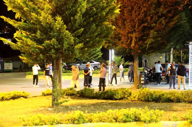 İki grup arasında çıkan kavgada olaya müdahale eden polisler yaralandı İki grup arasında çıkan kavgada olaya müdahale eden polisler yaralandı