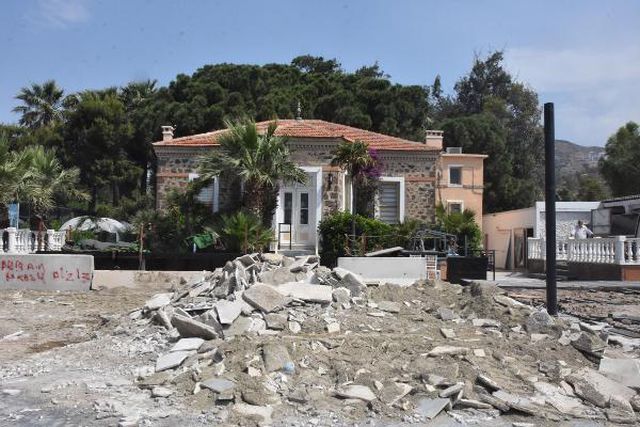 Belediyeden eklentileri yıkılan tarihi yalıyla ilgili açıklama: 9 kez mühür fekki yapıldı
