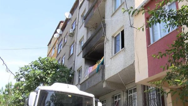 Ev sahibinin zam yapmasına öfkelenen kiracı evi yaktı Ev sahibinin zam yapmasına öfkelenen kiracı evi yaktı