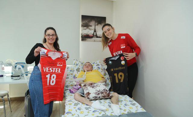 Gönülleri fethetti! Milli voleybolcu Zehra Güneş'ten çok anlamlı jest Gönülleri fethetti! Milli voleybolcu Zehra Güneş'ten çok anlamlı jest