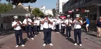 Kuşadası'nda Kiraz Şenliği Başladı