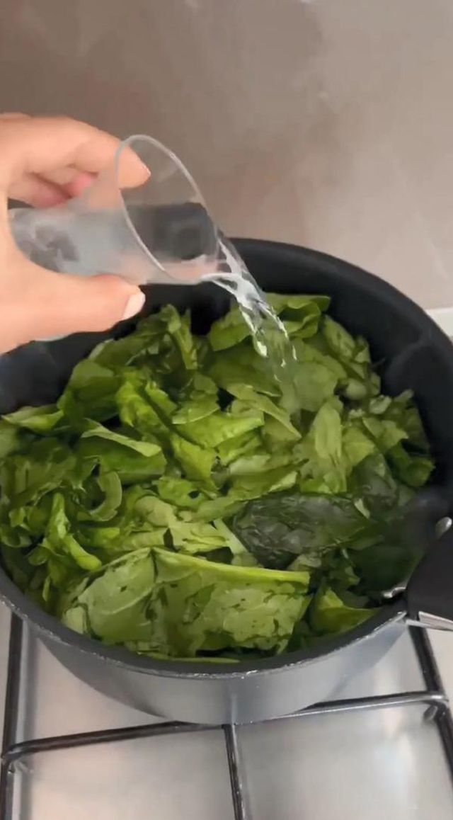 Fıstıklı baklavada ıspanak ve bezelye oyunu! Ayırt etmesi çok zor