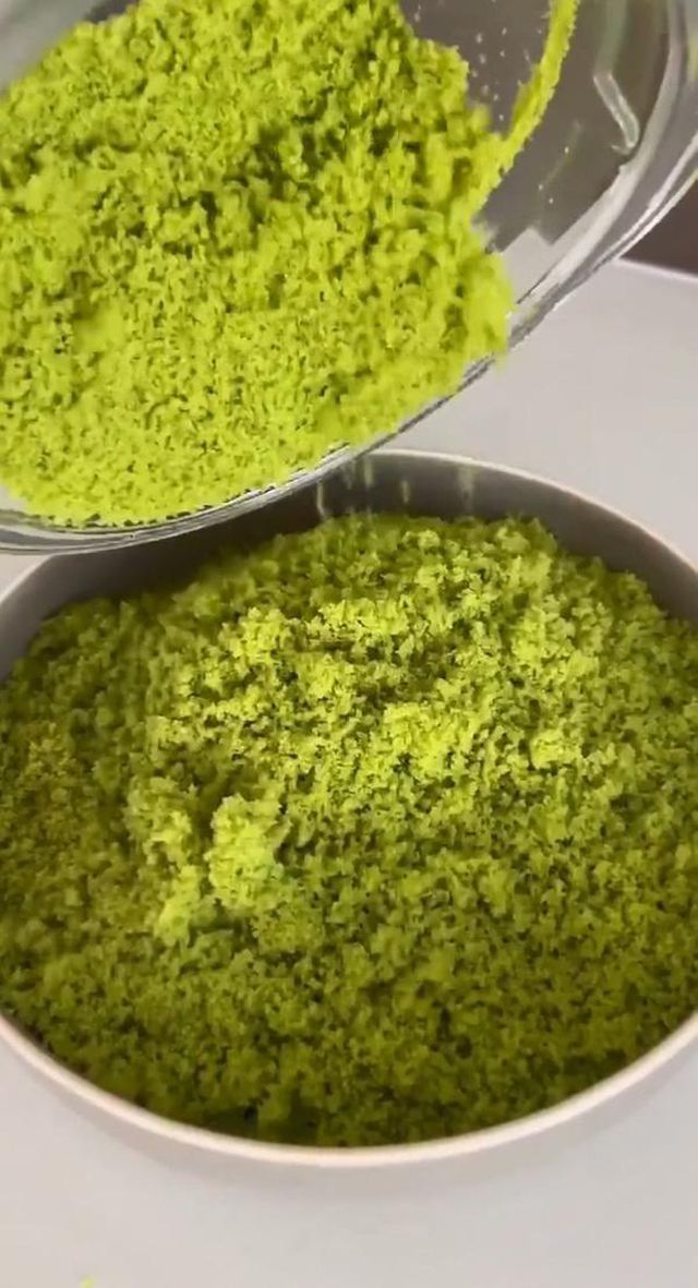 Fıstıklı baklavada ıspanak ve bezelye oyunu! Ayırt etmesi çok zor