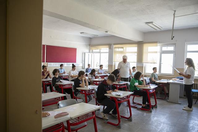 LGS kapsamındaki iki oturumlu merkezi sınav sona erdi! Sonuçlar 30 Haziran'da açıklanacak LGS kapsamındaki iki oturumlu merkezi sınav sona erdi! Sonuçlar 30 Haziran'da açıklanacak