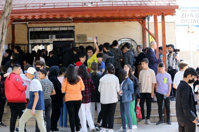 LGS kapsamındaki iki oturumlu merkezi sınav sona erdi! Sonuçlar 30 Haziran'da açıklanacak LGS kapsamındaki iki oturumlu merkezi sınav sona erdi! Sonuçlar 30 Haziran'da açıklanacak