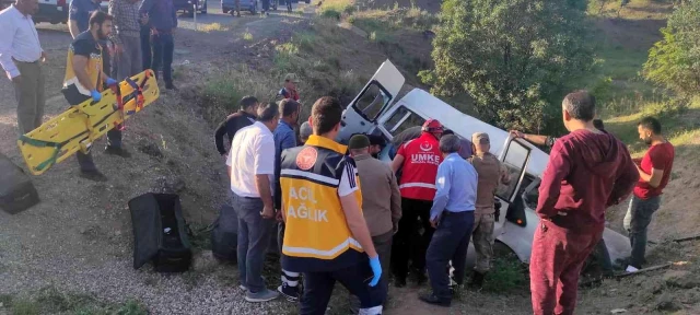 Siirt'te işçileri taşıyan minibüs uçuruma yuvarlandı: 4 ölü, 6 yaralı