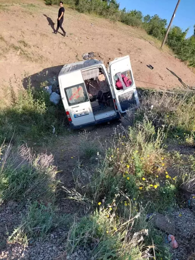 Siirt'te işçileri taşıyan minibüs uçuruma yuvarlandı: 4 ölü, 6 yaralı