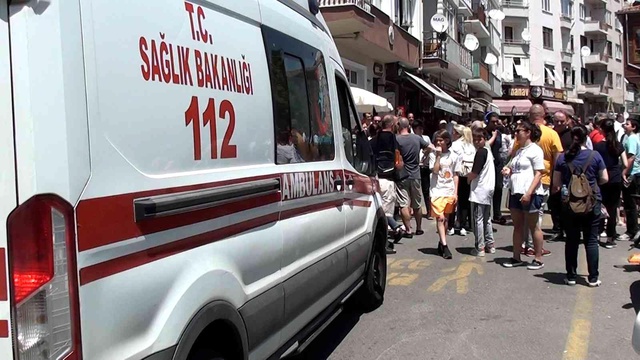 Sınavdan çıkan öğrenci heyecandan bayıldı Sınavdan çıkan öğrenci heyecandan bayıldı