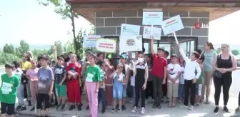 Öğrenciler 'En Temiz Diyarbakır' için Sur diplerini temizledi