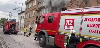 2 katlı metruk binada çıkan yangın paniğe neden oldu