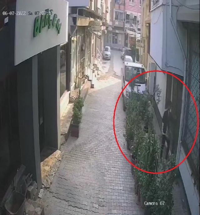Aylin, sokak ortasında ölü bulundu (2) Aylin, sokak ortasında ölü bulundu (2)