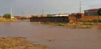 Yunak ilçesinde şiddetli yağış sele yol açtı