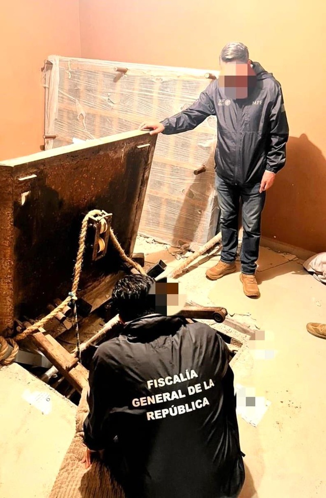 ABD-Meksika sınırında 242 metre uzunluğunda bir 'narko-tünel' daha bulundu ABD-Meksika sınırında 242 metre uzunluğunda bir 'narko-tünel' daha bulundu