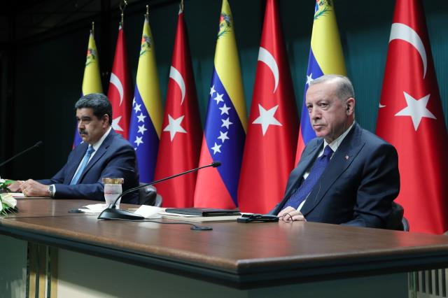 Cumhurbaşkanı Erdoğan'dan Yunanistan'daki Amerikan üslerine tepki: Bunu yemezler Cumhurbaşkanı Erdoğan'dan Yunanistan'daki Amerikan üslerine tepki: Bunu yemezler