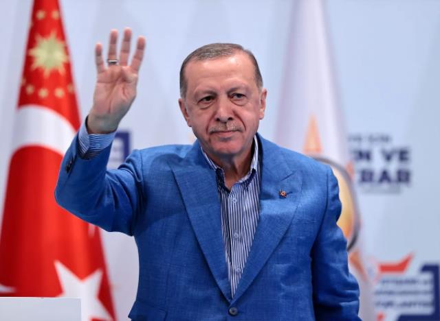 Erdoğan'dan vekillere: Dar gelirlilerin yaşadığı sıkıntının farkındayız, inkar edecek değiliz Erdoğan'dan vekillere: Dar gelirlilerin yaşadığı sıkıntının farkındayız, inkar edecek değiliz