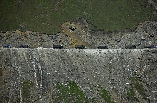 Burada araba sürmek cesaret ister! İşte dünyanın en ölümcül yolu