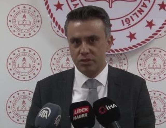 Kur'an-ı Kerim'e tekme atma olayına karışan 3 öğrenci, İl Milli Eğitim Müdürlüğü Öğrenci Disiplin Kurulu'nda Kur'an-ı Kerim'e tekme atma olayına karışan 3 öğrenci, İl Milli Eğitim Müdürlüğü Öğrenci Disiplin Kurulu'nda