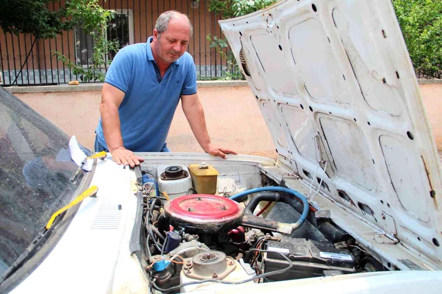Otomobiline kurduğu sistemle yakıttan yüzde 50 tasarruf sağlıyor Otomobiline kurduğu sistemle yakıttan yüzde 50 tasarruf sağlıyor