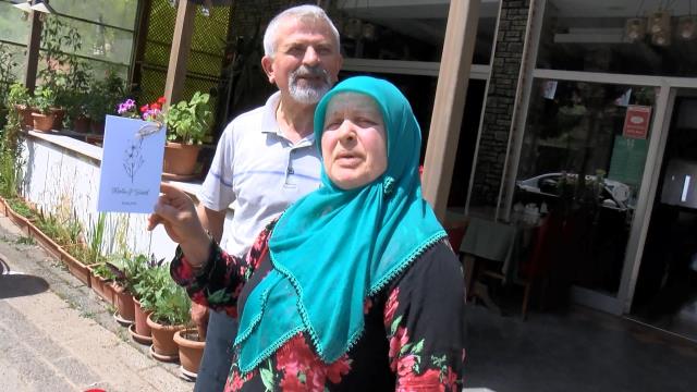 Cumhurbaşkanı Erdoğan'ı görünce konvoyu durduran kadın: Oğlumun bu ay düğünü var, kendisine davetiye verdim