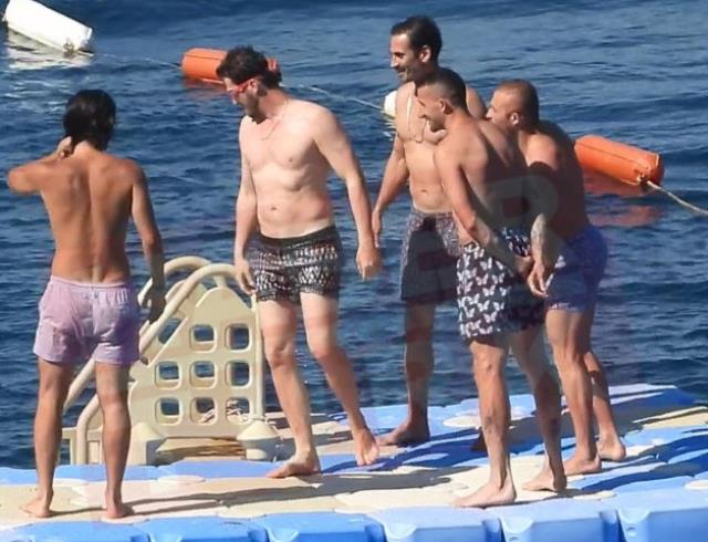 Kıvanç Tatlıtuğ ve Başak Dizer'in bebekleri ilk kez görüntülendi Kıvanç Tatlıtuğ ve Başak Dizer'in bebekleri ilk kez görüntülendi