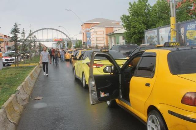 Ağrı'da taksicilerden zam protestosu! Konvoy halinde tur attılar