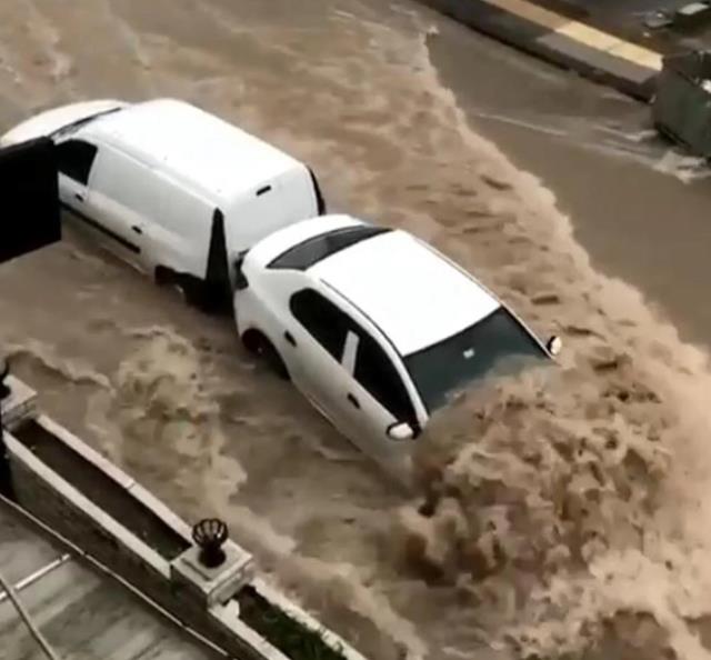 Ankara sular altında! 1 kişi hayatını kaybetti, selde kaybolan bir kişiyi arama çalışmaları ise sürüyor