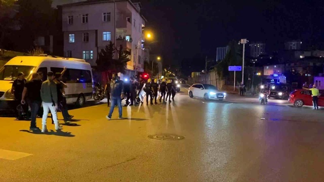 Ataşehir'de yabancı uyruklu kişilerin kovaladığı çocuğa otomobil çarptı, hayatını kaybetti Ataşehir'de yabancı uyruklu kişilerin kovaladığı çocuğa otomobil çarptı, hayatını kaybetti