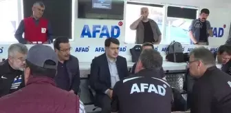 Vali Şahin, Tatlar Deresi'nin taşması sonucu sel felaketinin yaşandığı bölgede incelemelerde bulundu