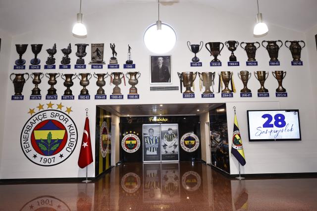 Fenerbahçe'nin tesisine Jorge Jesus dokunuşu! Yeni halinin fotoğraflarına beğeni yağdı Fenerbahçe'nin tesisine Jorge Jesus dokunuşu! Yeni halinin fotoğraflarına beğeni yağdı