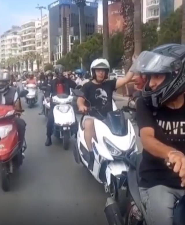 İzmir'de motokuryeler akaryakıt zamlarını protesto etti