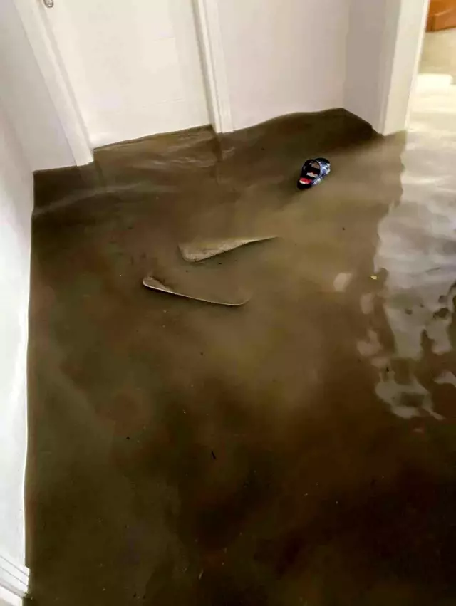 Kızlarının sınava gireceği okula bakmaya gitmişlerdi, eve döndüklerinde şoke oldular