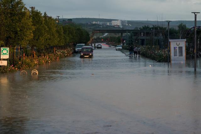 Sağanak yağışlar birçok kentte hayatı felç etti! Ankara'da 3 kişi öldü, Sivas'ın Gemerek ilçesinde okullar tatil edildi