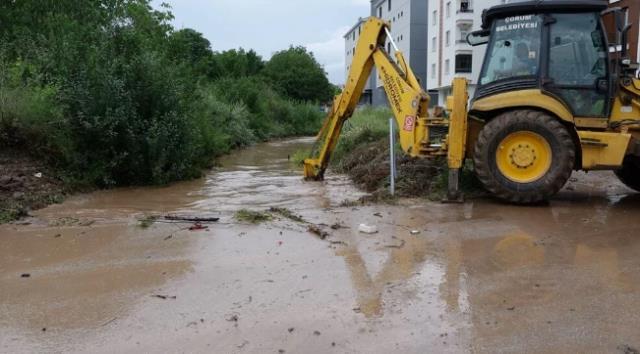 Sağanak yağışlar birçok kentte hayatı felç etti! Ankara'da 3 kişi öldü, Sivas'ın Gemerek ilçesinde okullar tatil edildi