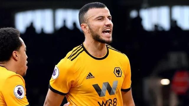 Beşiktaş'ın yeni transferi Romain Saiss, İstanbul'a geldi! İşte sözleşme detayları Beşiktaş'ın yeni transferi Romain Saiss, İstanbul'a geldi! İşte sözleşme detayları