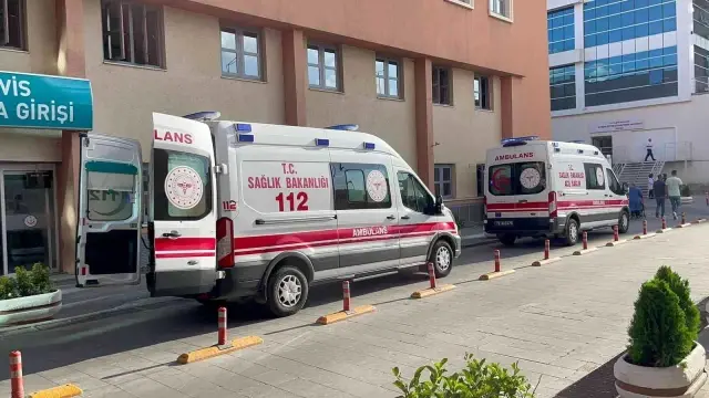 Cinnet getiren polis, eşini ve 18 yaşındaki çocuğunu öldürdükten sonra intihar etti